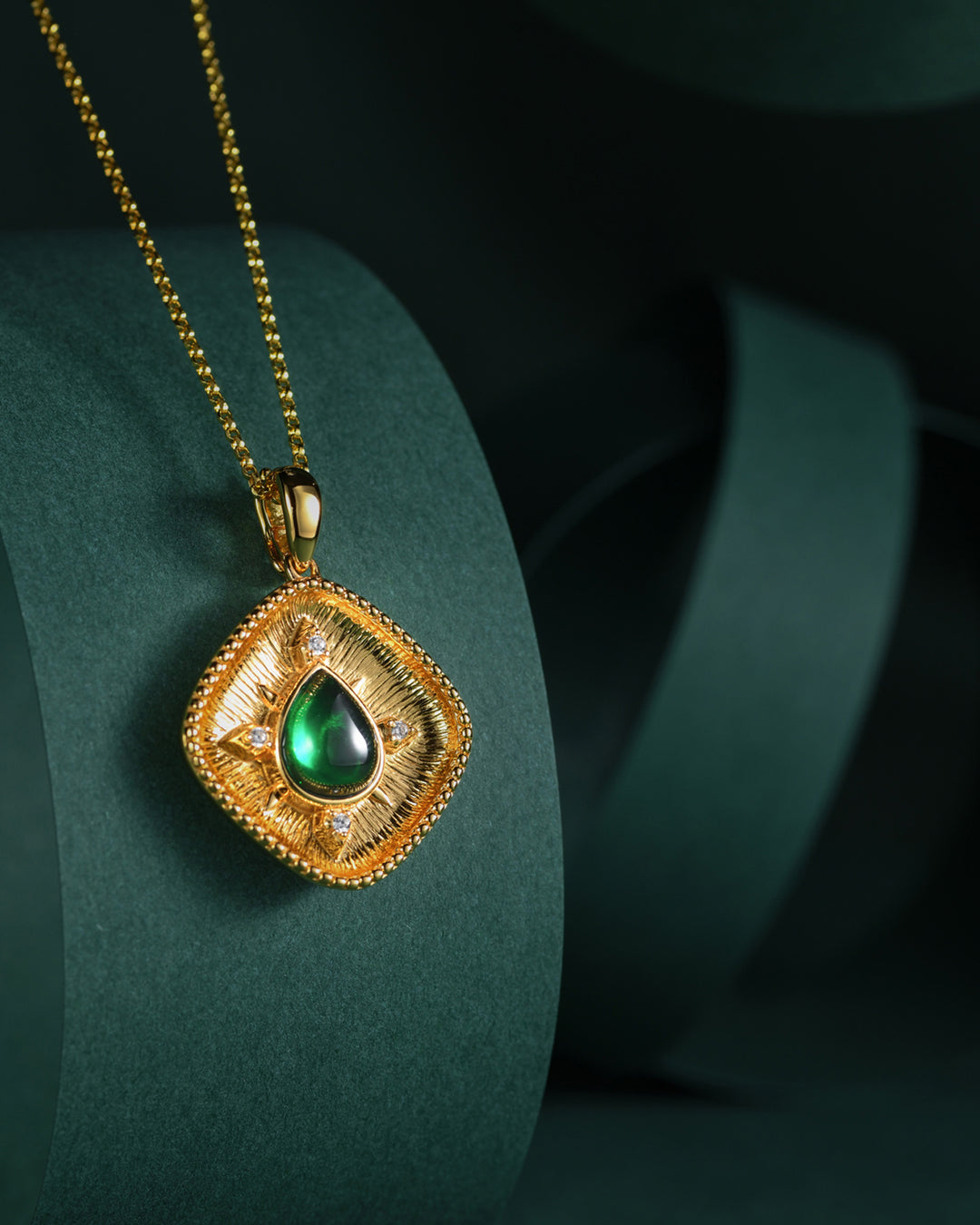 Emerald Pendant with Sunken Gold Base